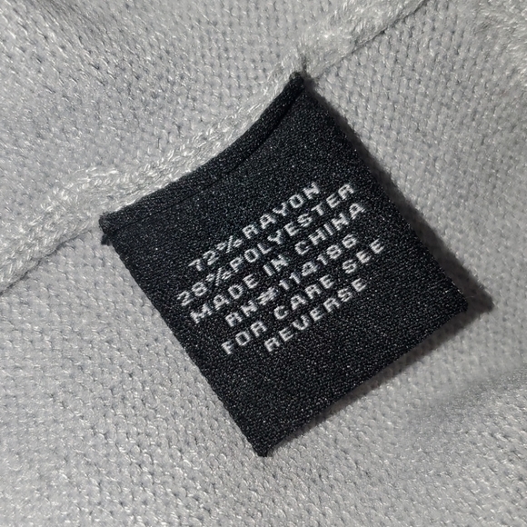 0420 Verve Ami V-Neck Sweater - Picture 6 of 6